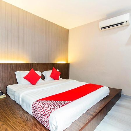 Super Oyo 340 Comfort Hotel Kampong Batu Belah Exterior foto