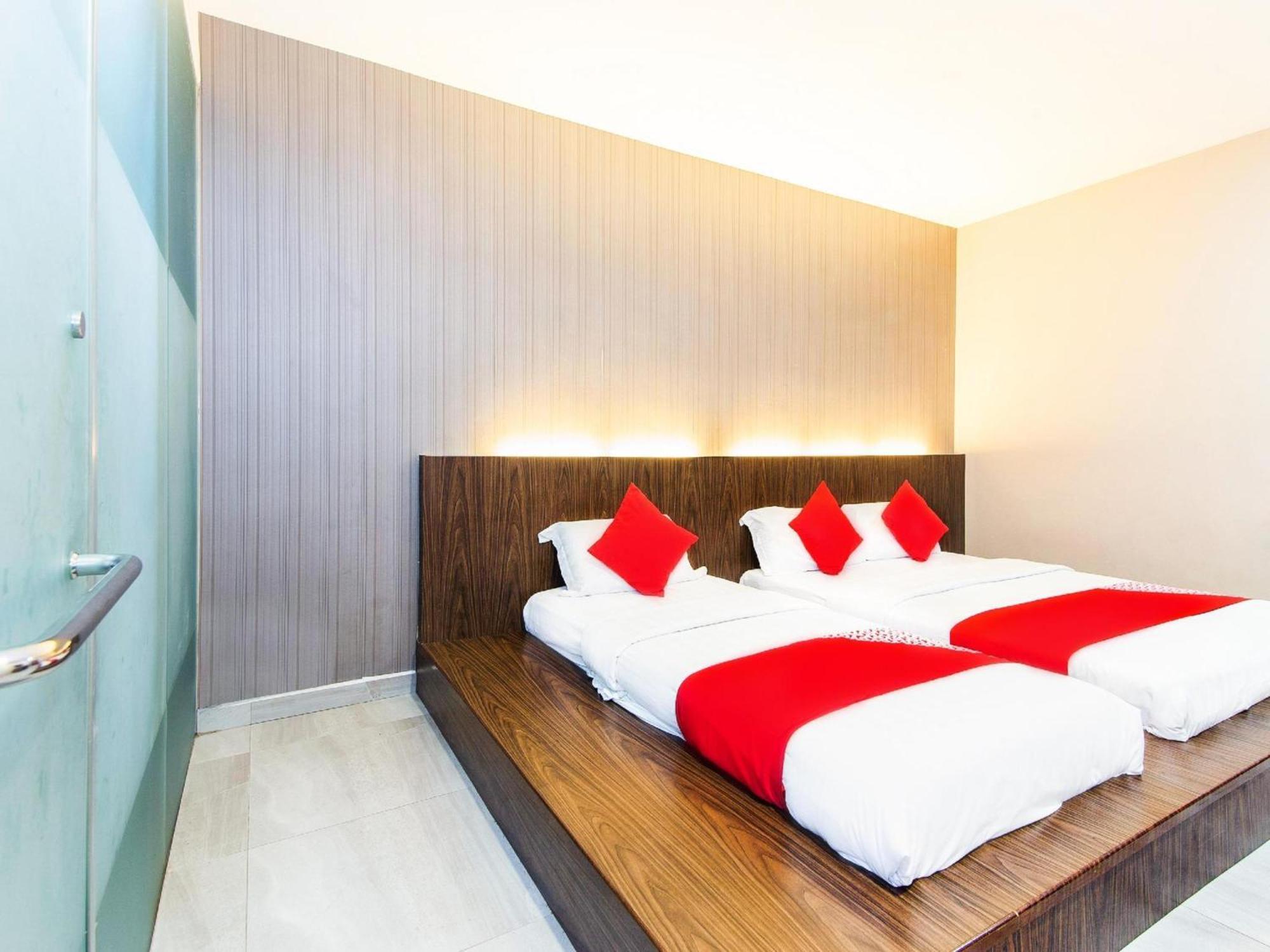 Super Oyo 340 Comfort Hotel Kampong Batu Belah Exterior foto