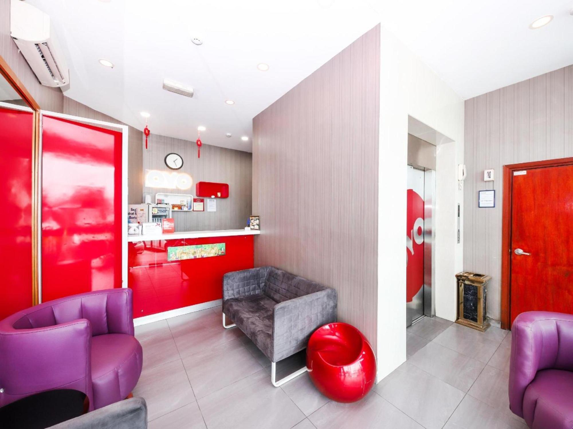 Super Oyo 340 Comfort Hotel Kampong Batu Belah Exterior foto