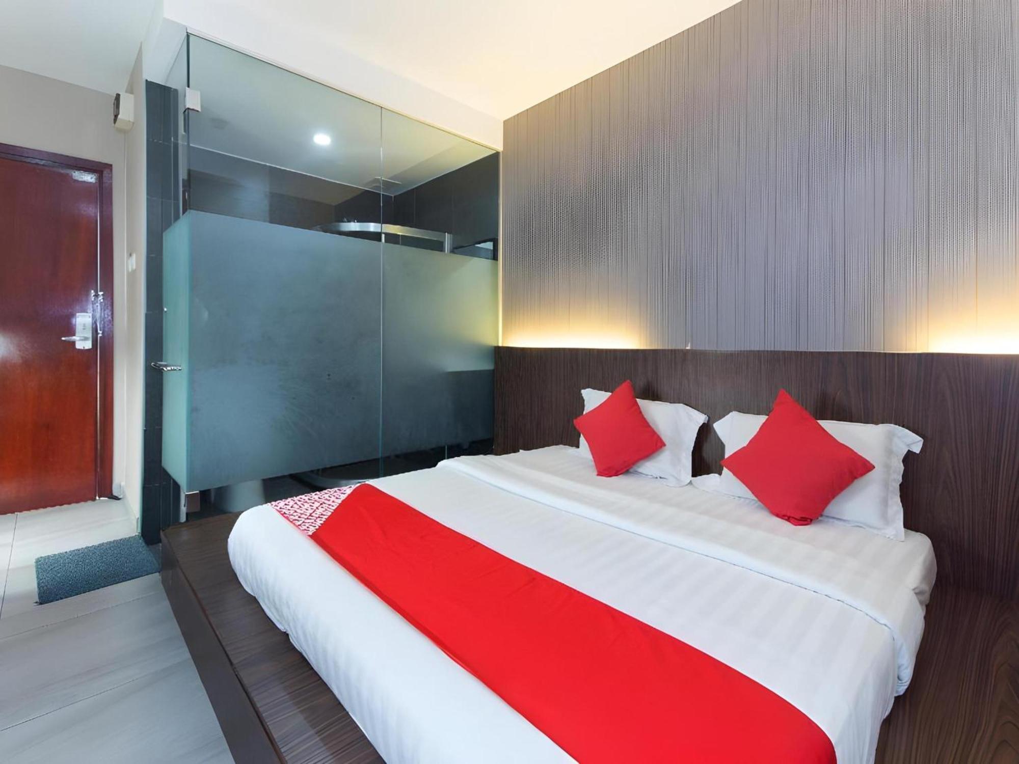 Super Oyo 340 Comfort Hotel Kampong Batu Belah Exterior foto