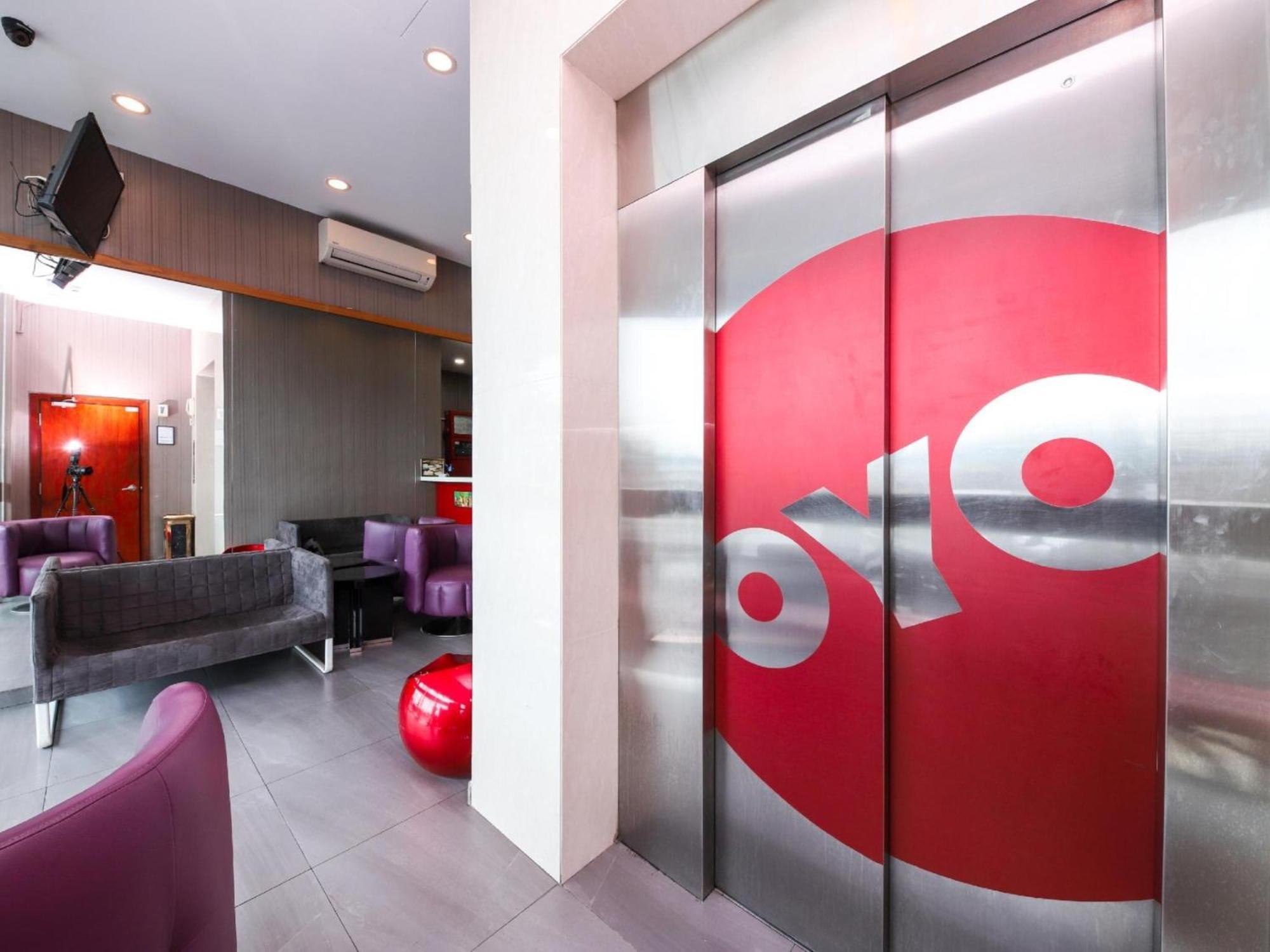 Super Oyo 340 Comfort Hotel Kampong Batu Belah Exterior foto