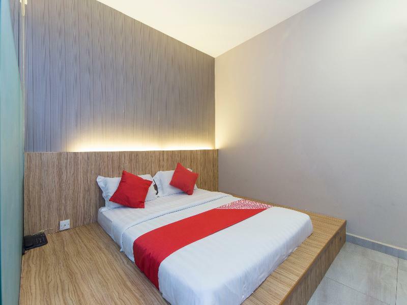 Super Oyo 340 Comfort Hotel Kampong Batu Belah Exterior foto